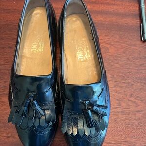 Ferragamo loafers with tassels. Black. 9D.